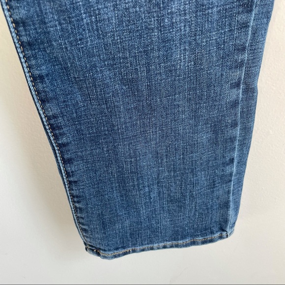 Levi's Size 8 Classic Straight Jeans. Excellent Like New Condition - Picture 5 of 10